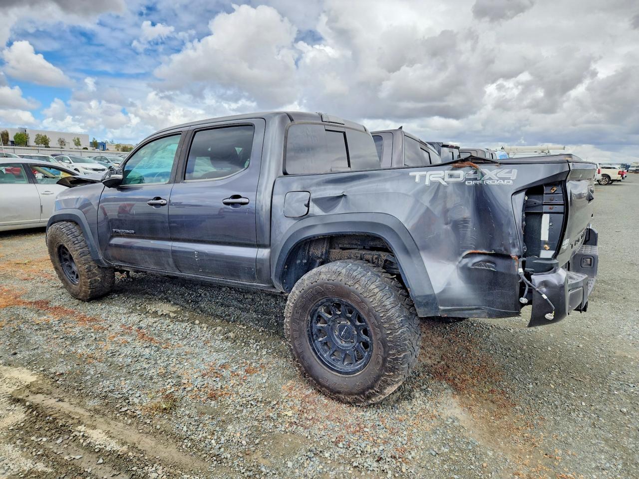 TOYOTA TACOMA 2022 — 3