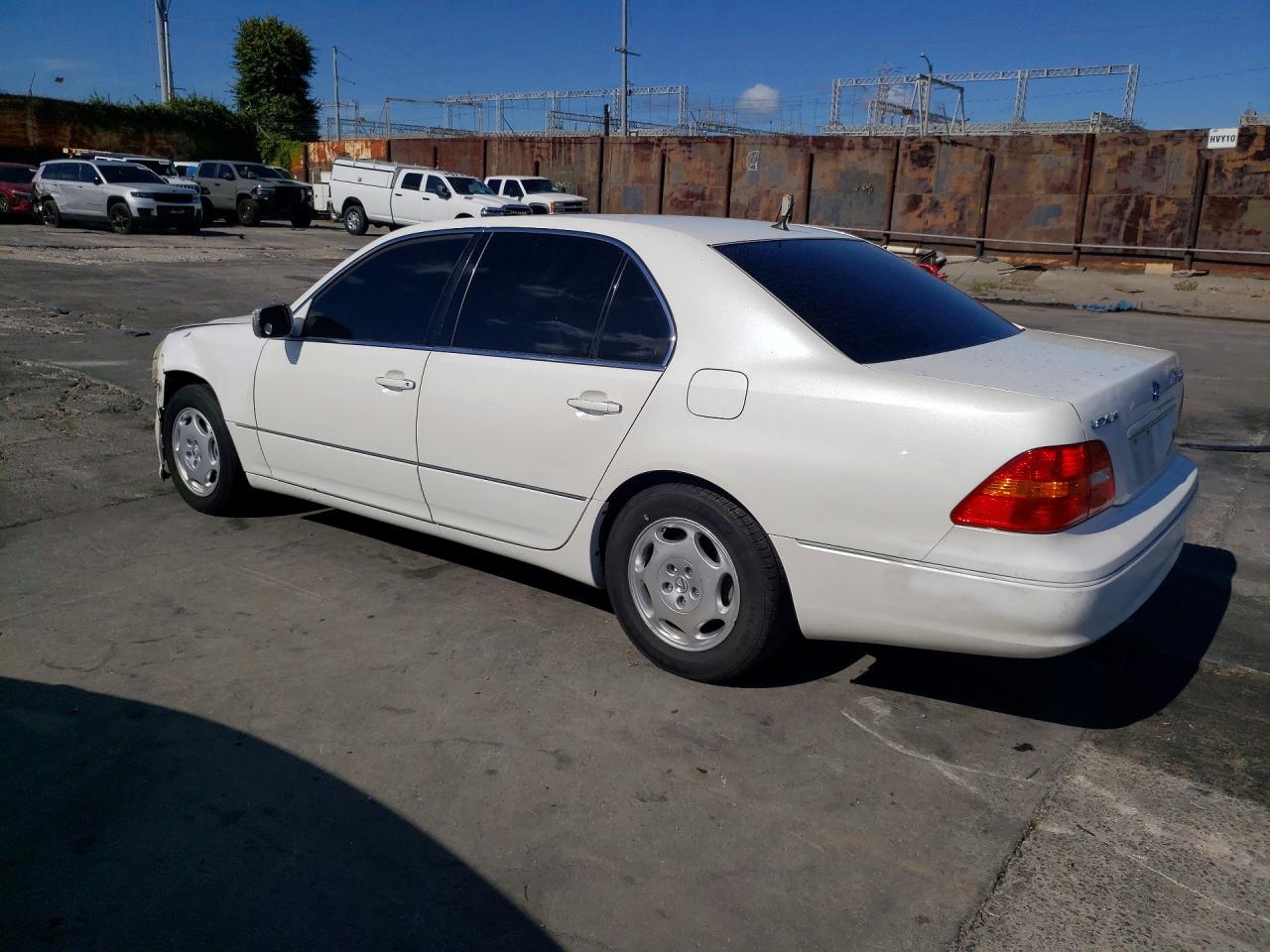 LEXUS LS 2001 — 3