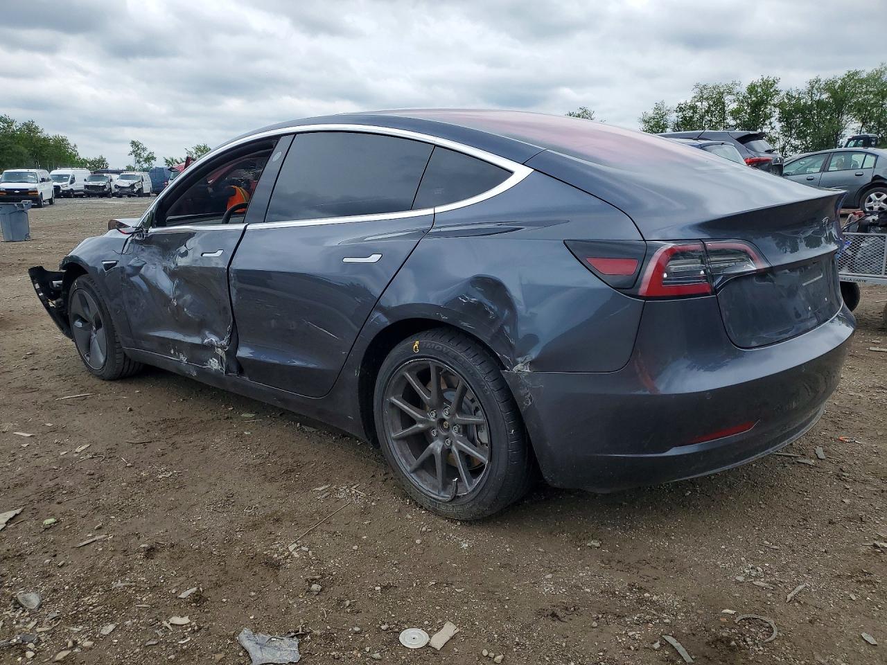 TESLA MODEL 3 2018 — 3