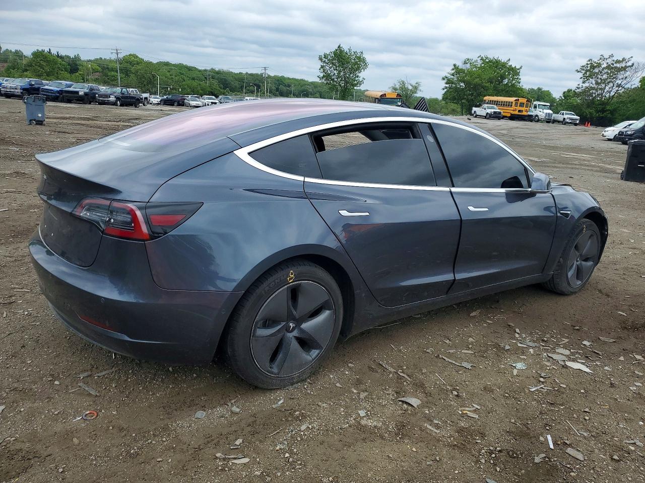 TESLA MODEL 3 2018 — 4