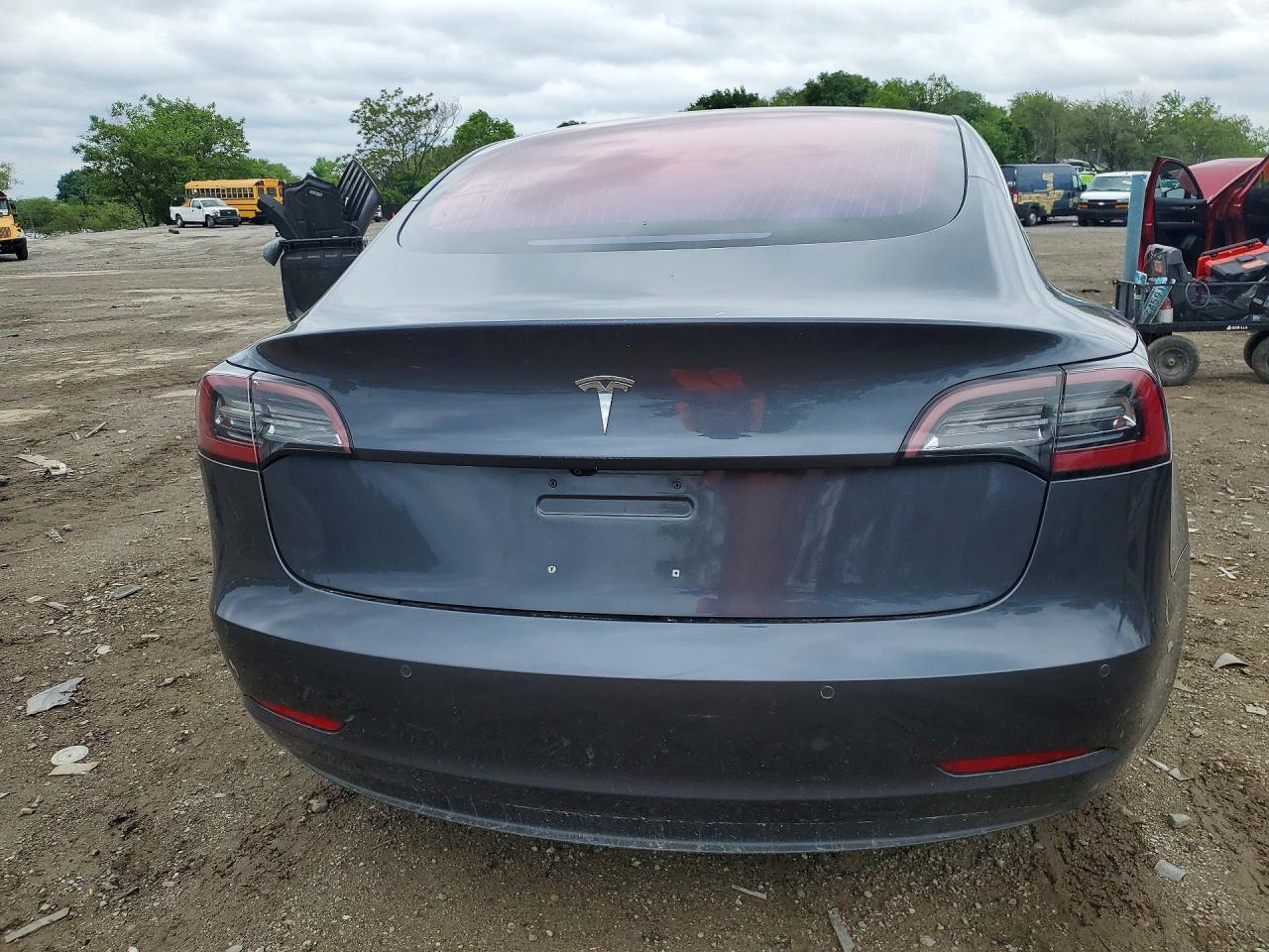 TESLA MODEL 3 2018 — 7