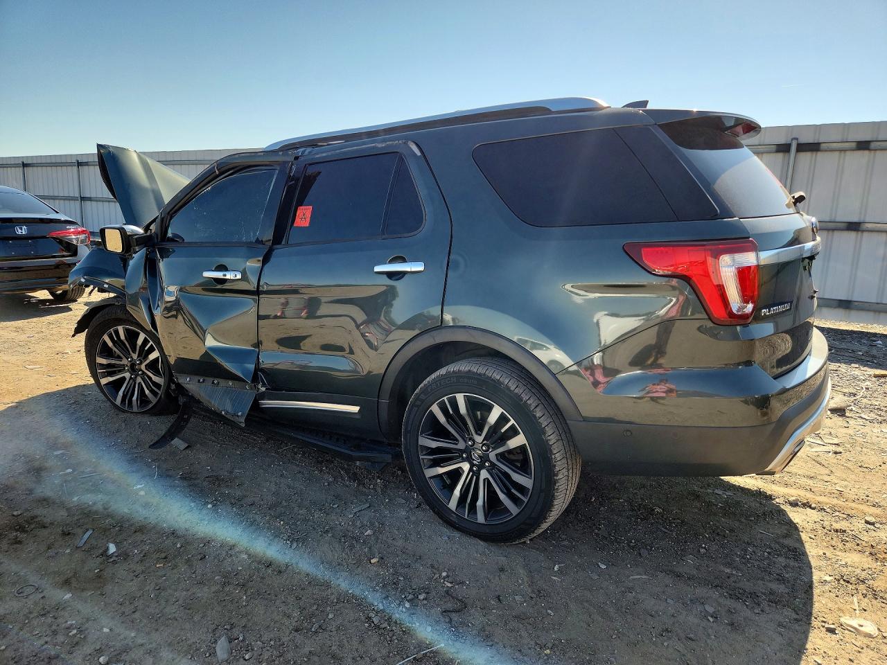 FORD EXPLORER 2016 — 3
