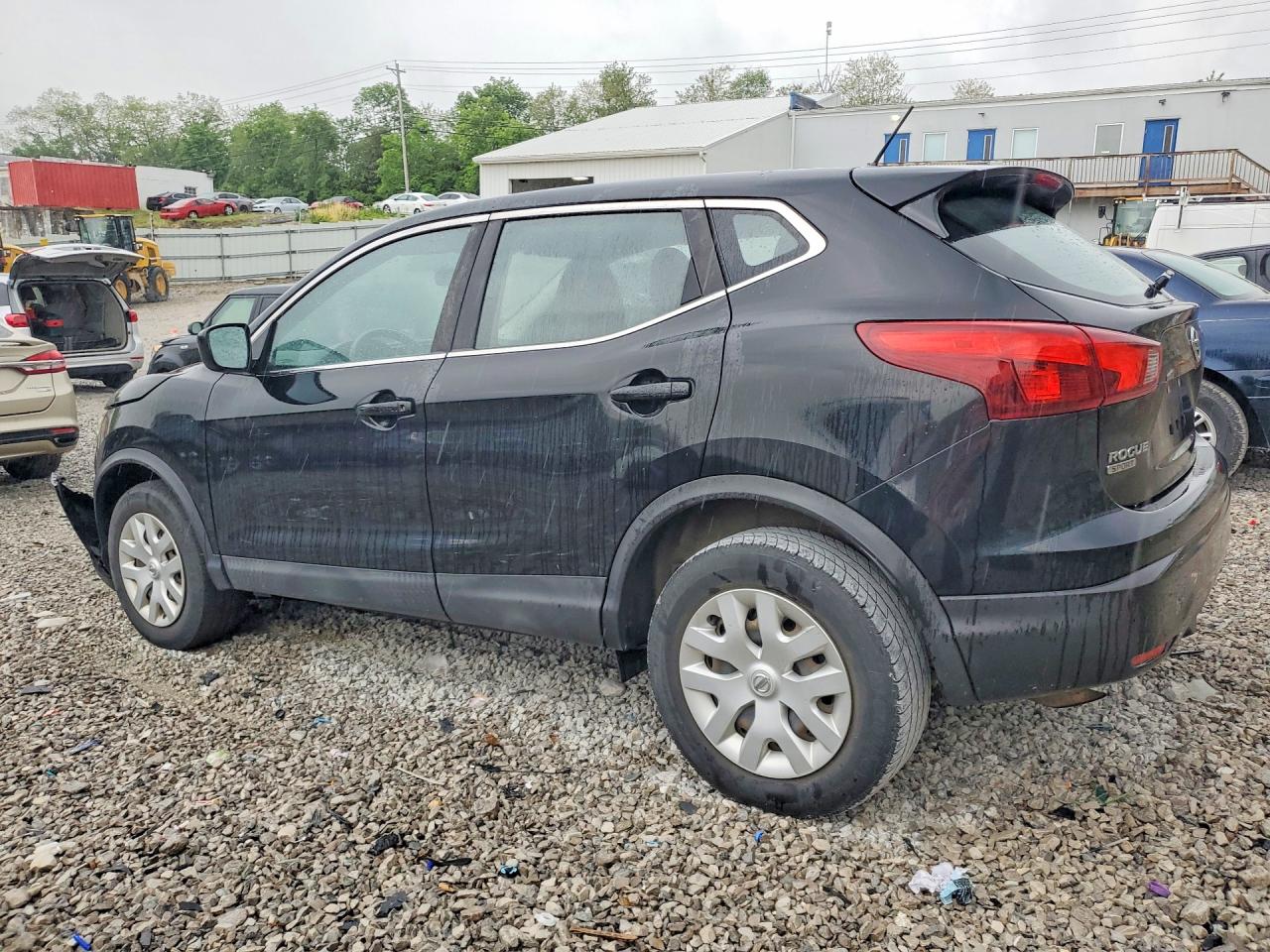 NISSAN ROGUE SPORT 2018 — 3