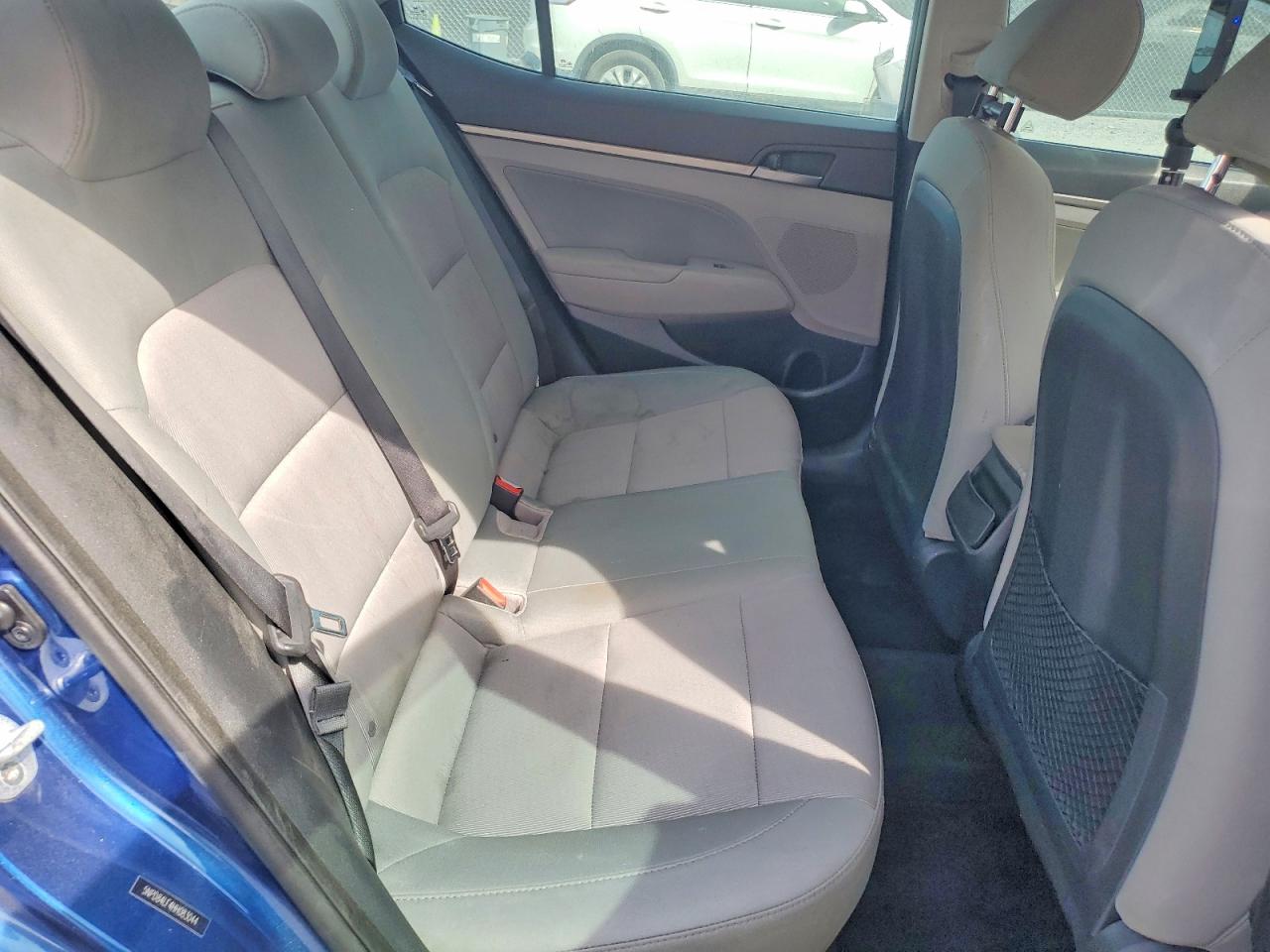 HYUNDAI ELANTRA 2017 — 11