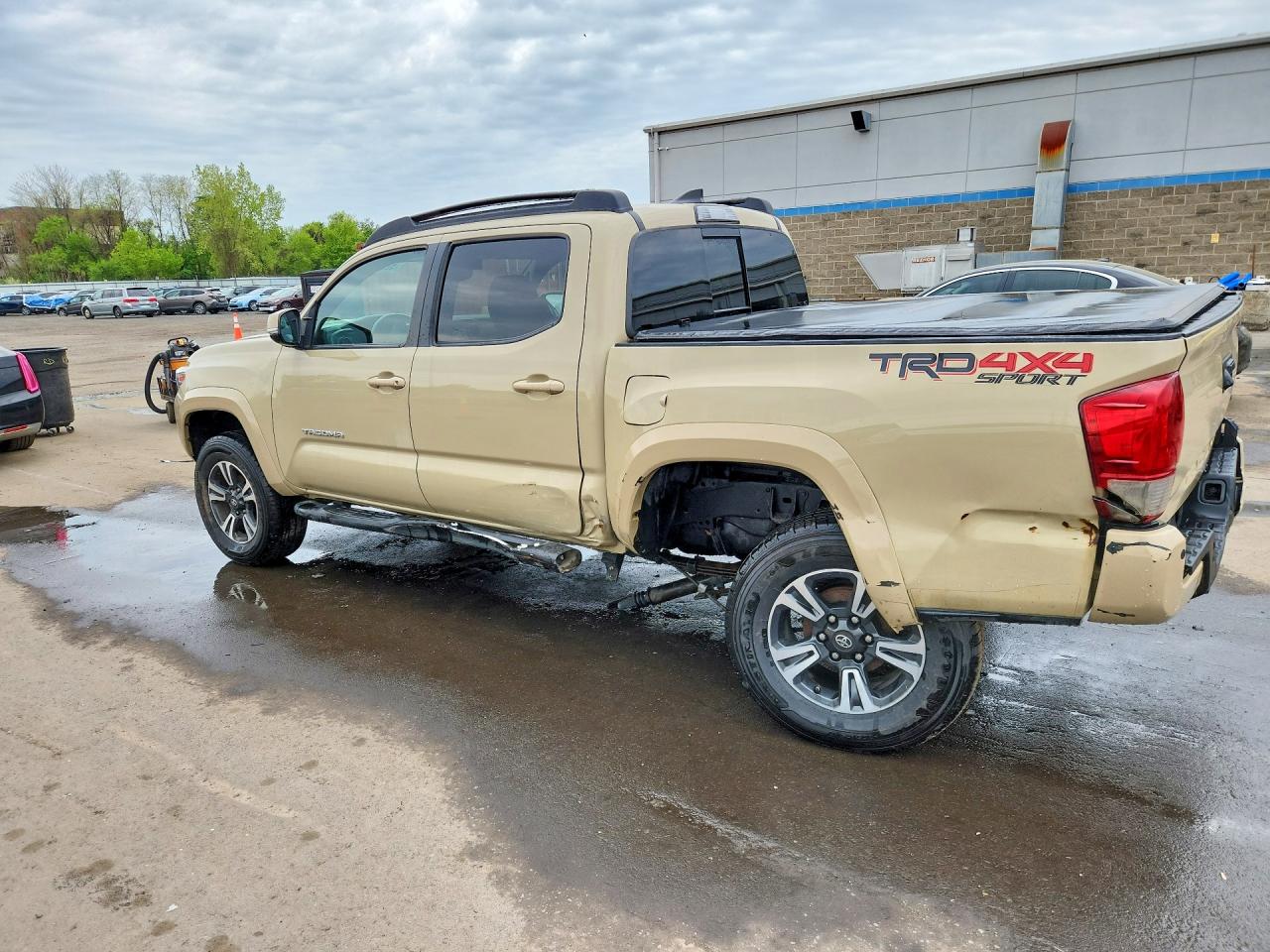 TOYOTA TACOMA 2017 — 3