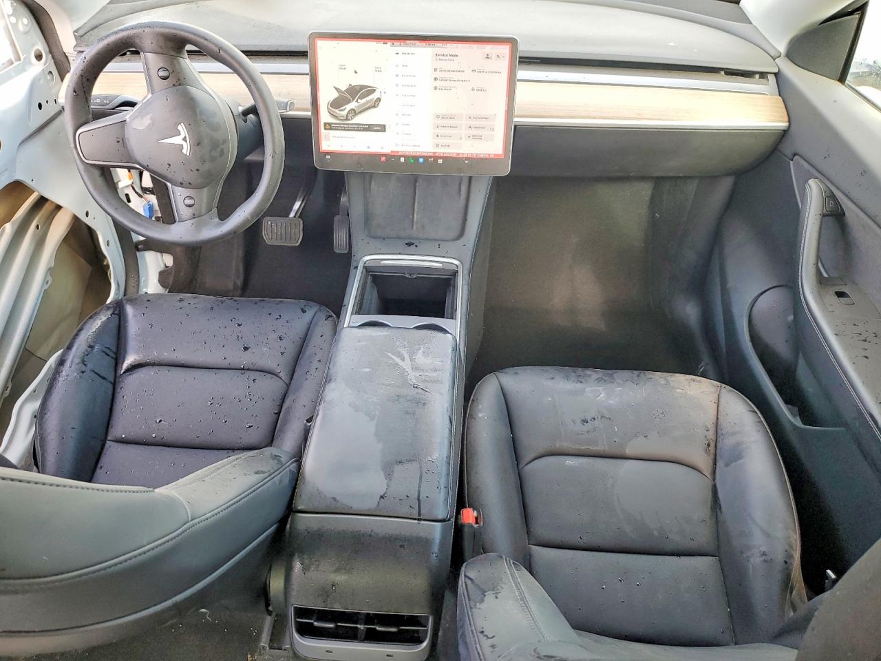 TESLA MODEL Y 2021 — 9