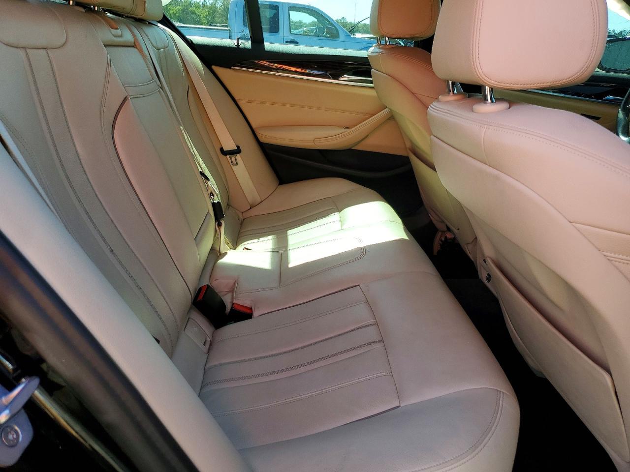 BMW 530 2018 — 11
