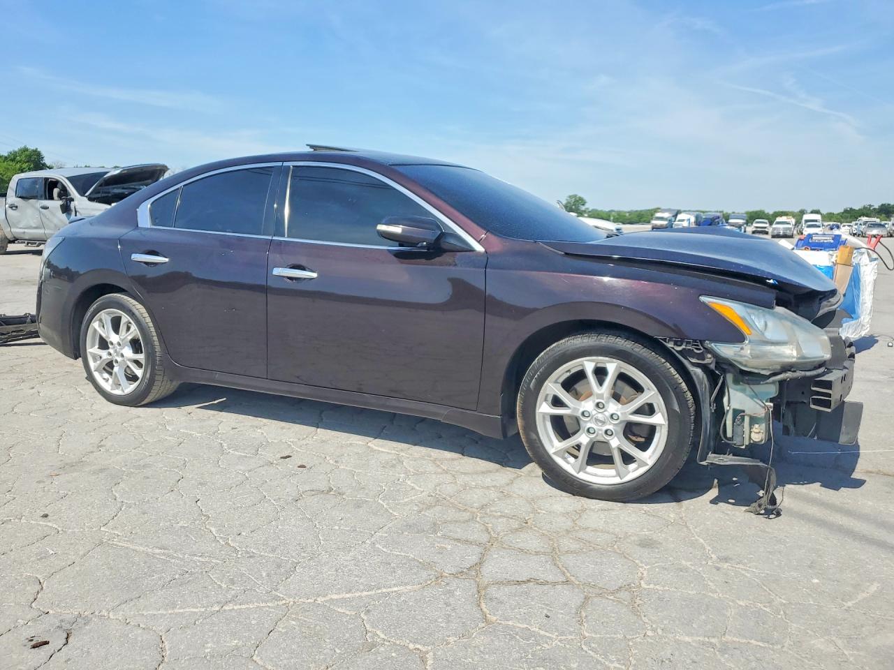 NISSAN MAXIMA 2011 — 5