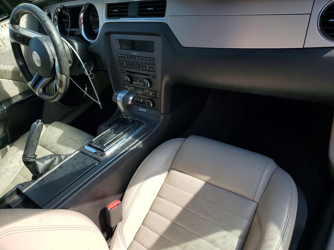 FORD MUSTANG 2011 — 9