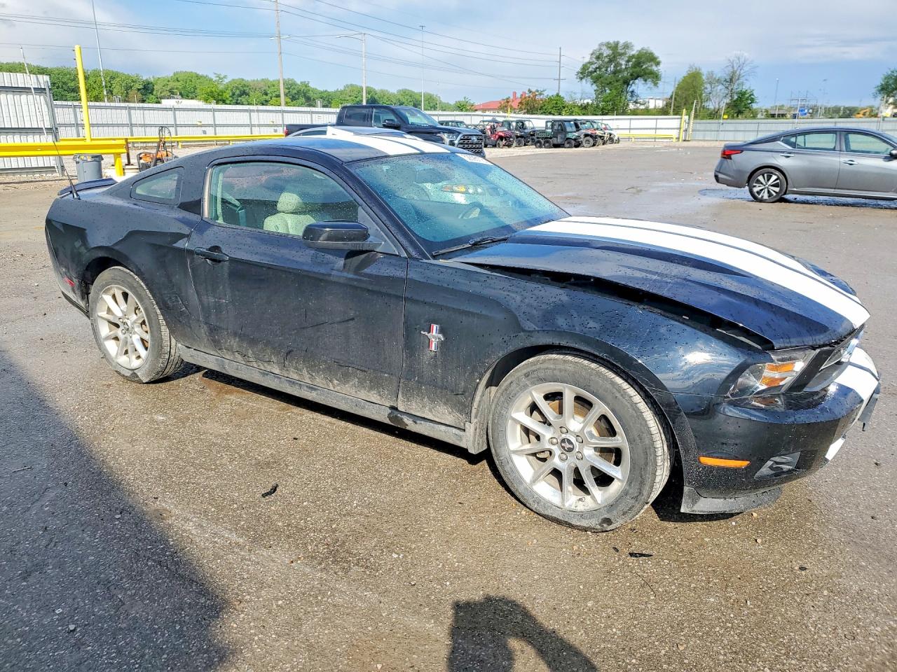 FORD MUSTANG 2011 — 5