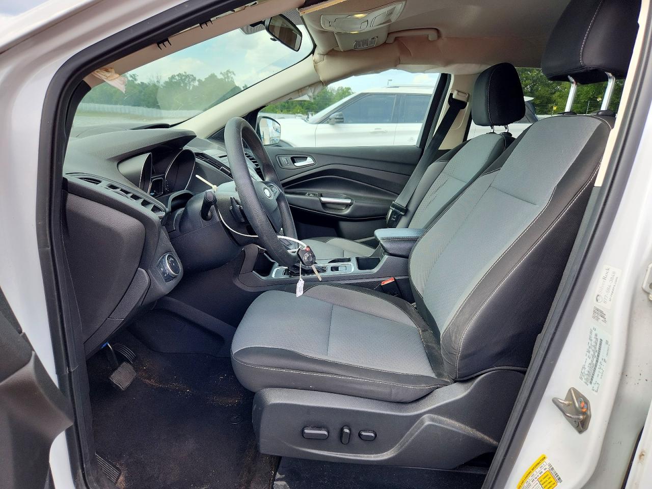 FORD ESCAPE 2017 — 8