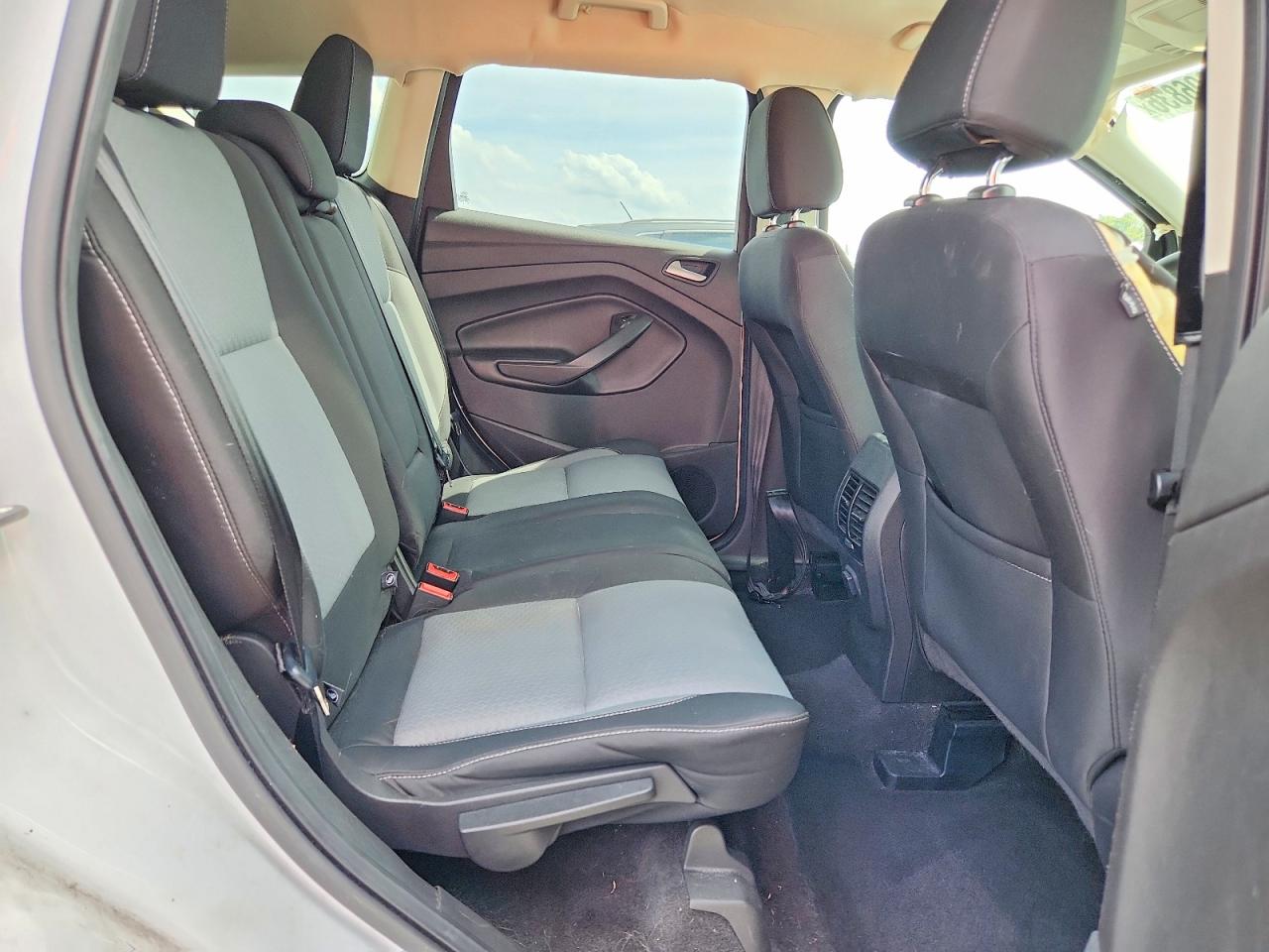 FORD ESCAPE 2017 — 12