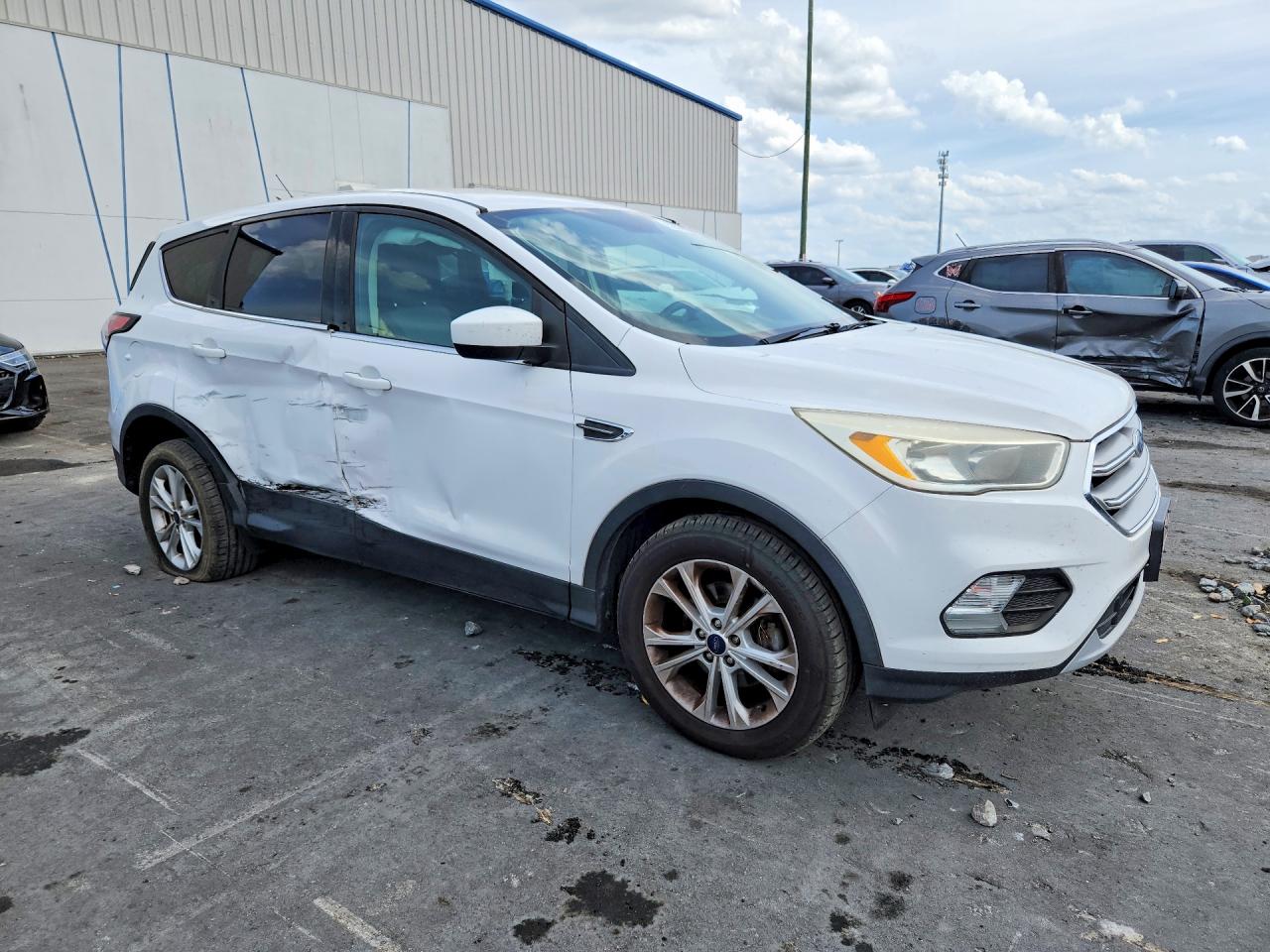 FORD ESCAPE 2017 — 5