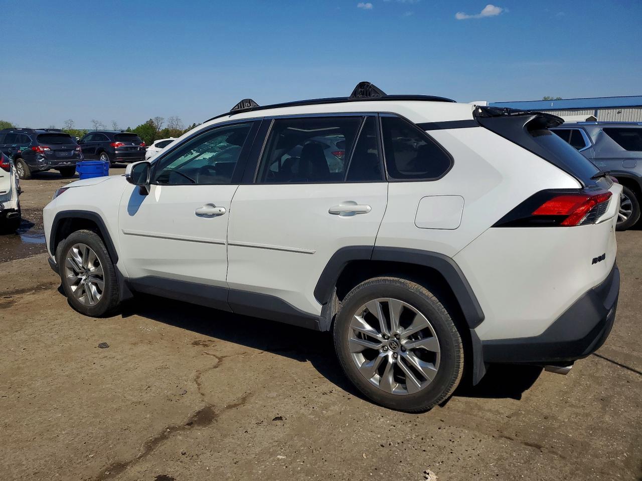 TOYOTA RAV4 2023 — 3