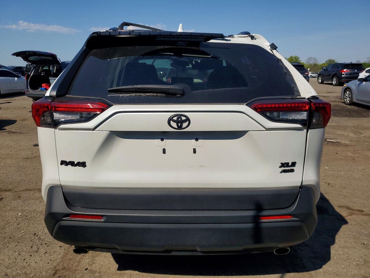 TOYOTA RAV4 2023 — 7