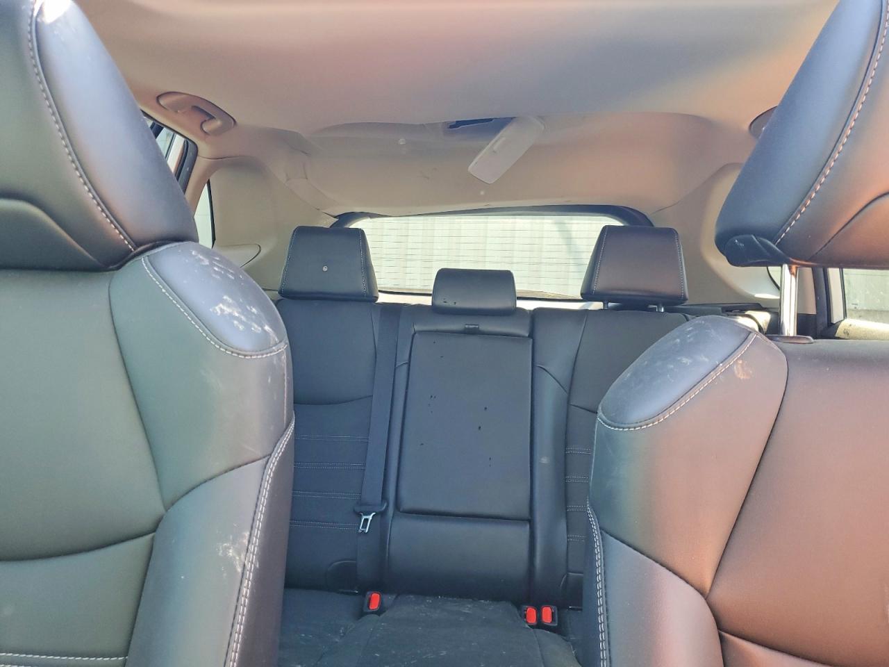 TOYOTA RAV4 2023 — 11