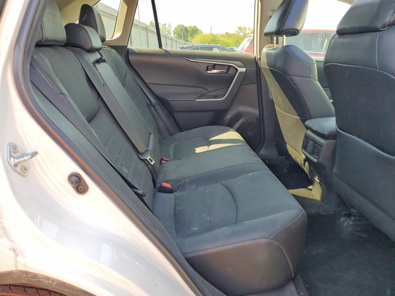 TOYOTA RAV4 2023 — 12