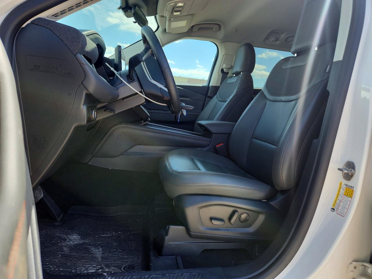 FORD EXPLORER 2025 — 8