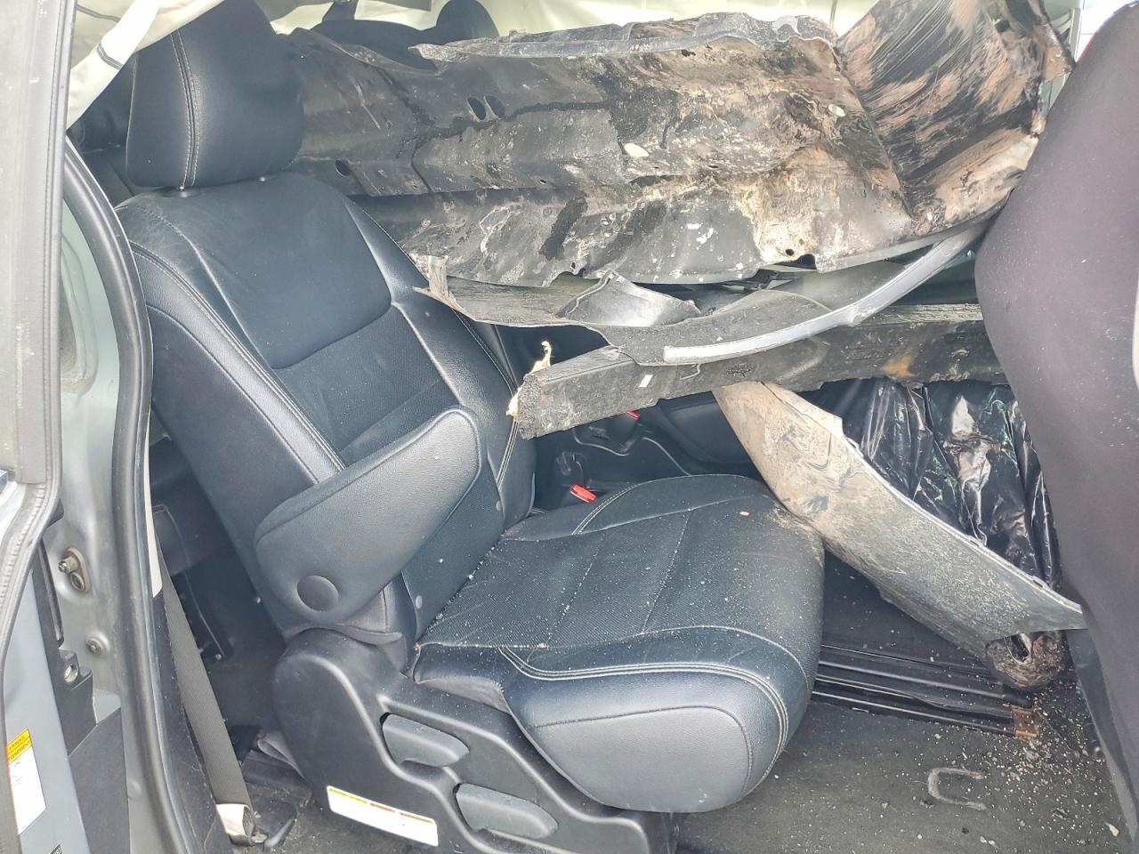TOYOTA SIENNA 2015 — 12