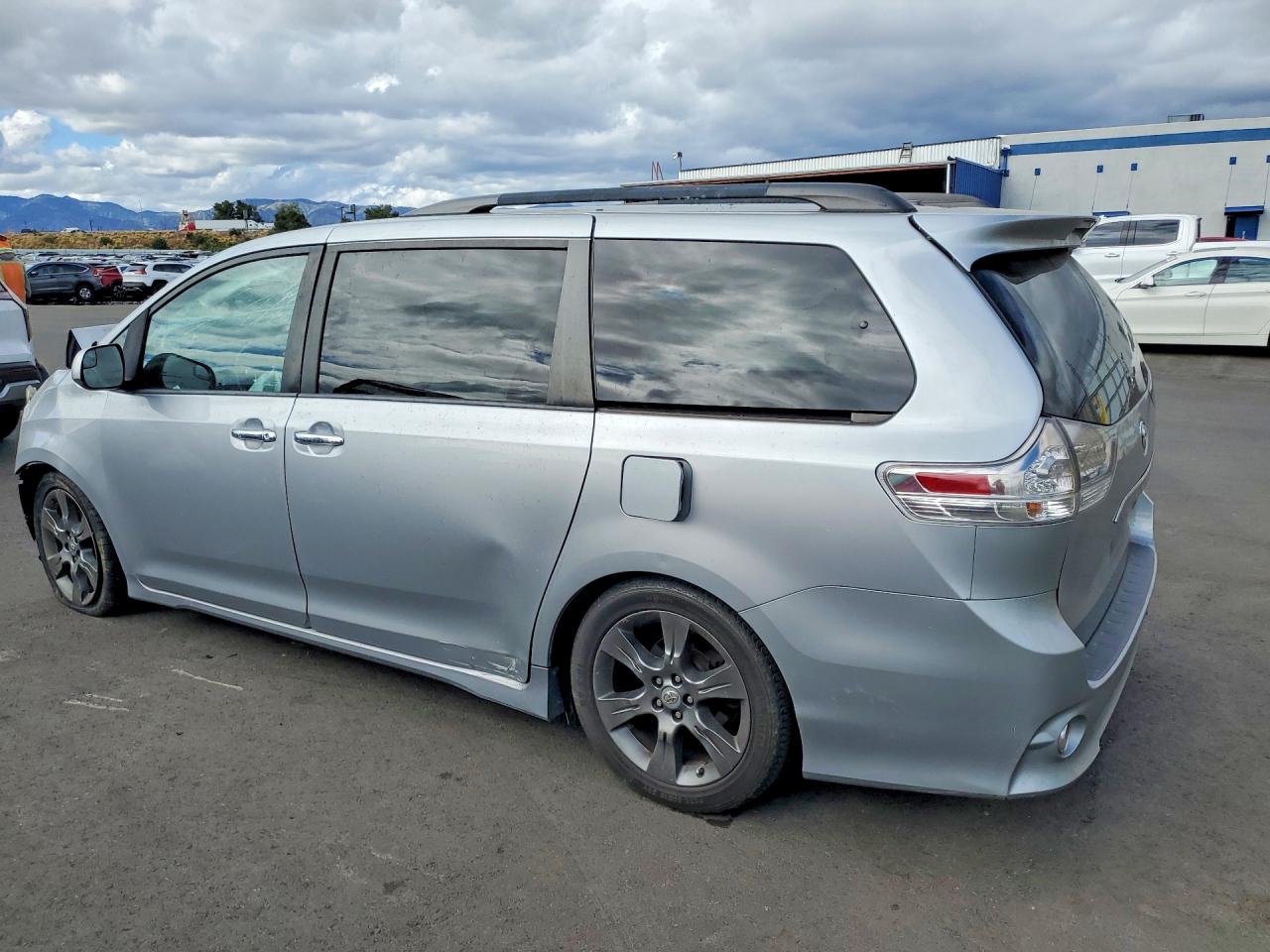 TOYOTA SIENNA 2015 — 3