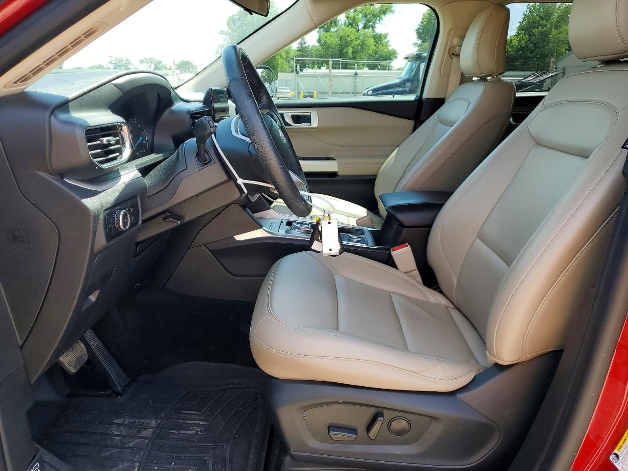 FORD EXPLORER 2023 — 8