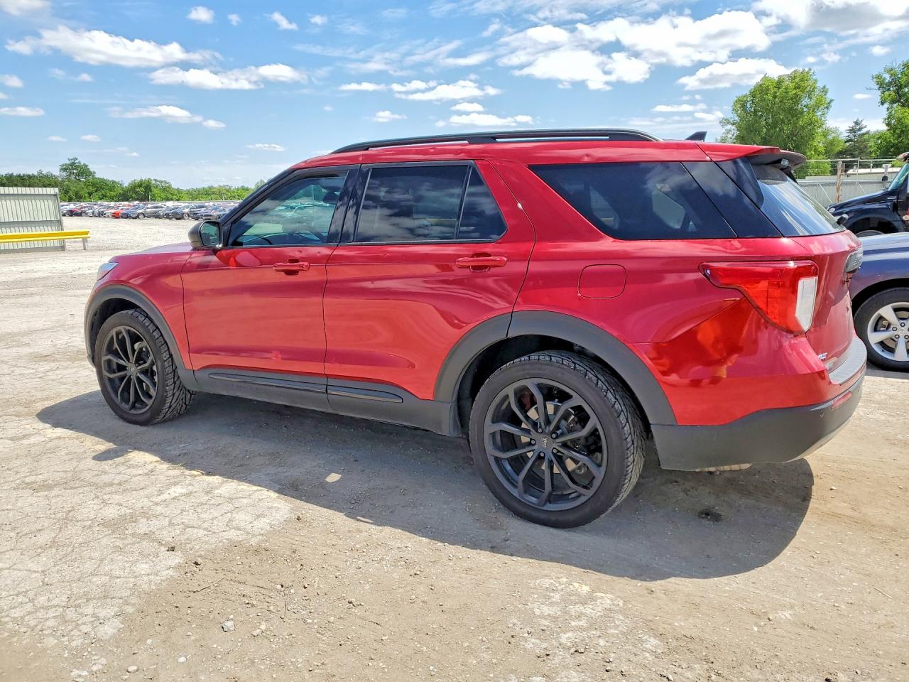 FORD EXPLORER 2023 — 3