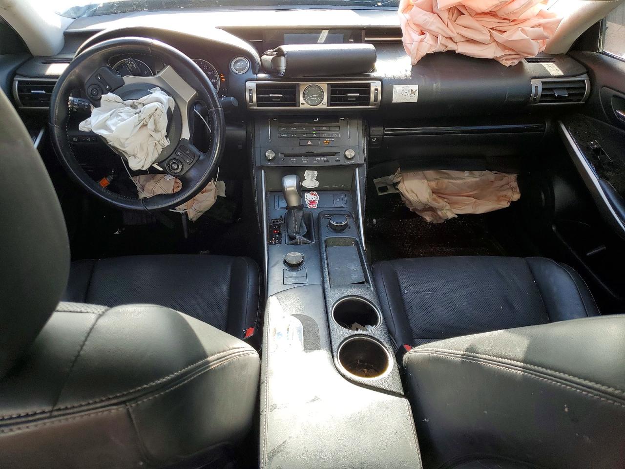 LEXUS IS 2016 — 9