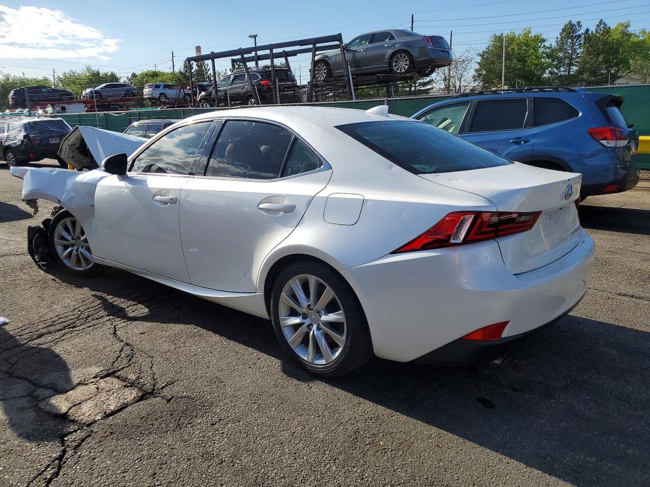 LEXUS IS 2016 — 3