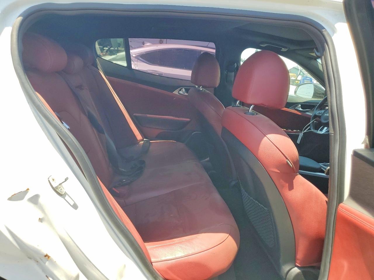 KIA STINGER 2022 — 11