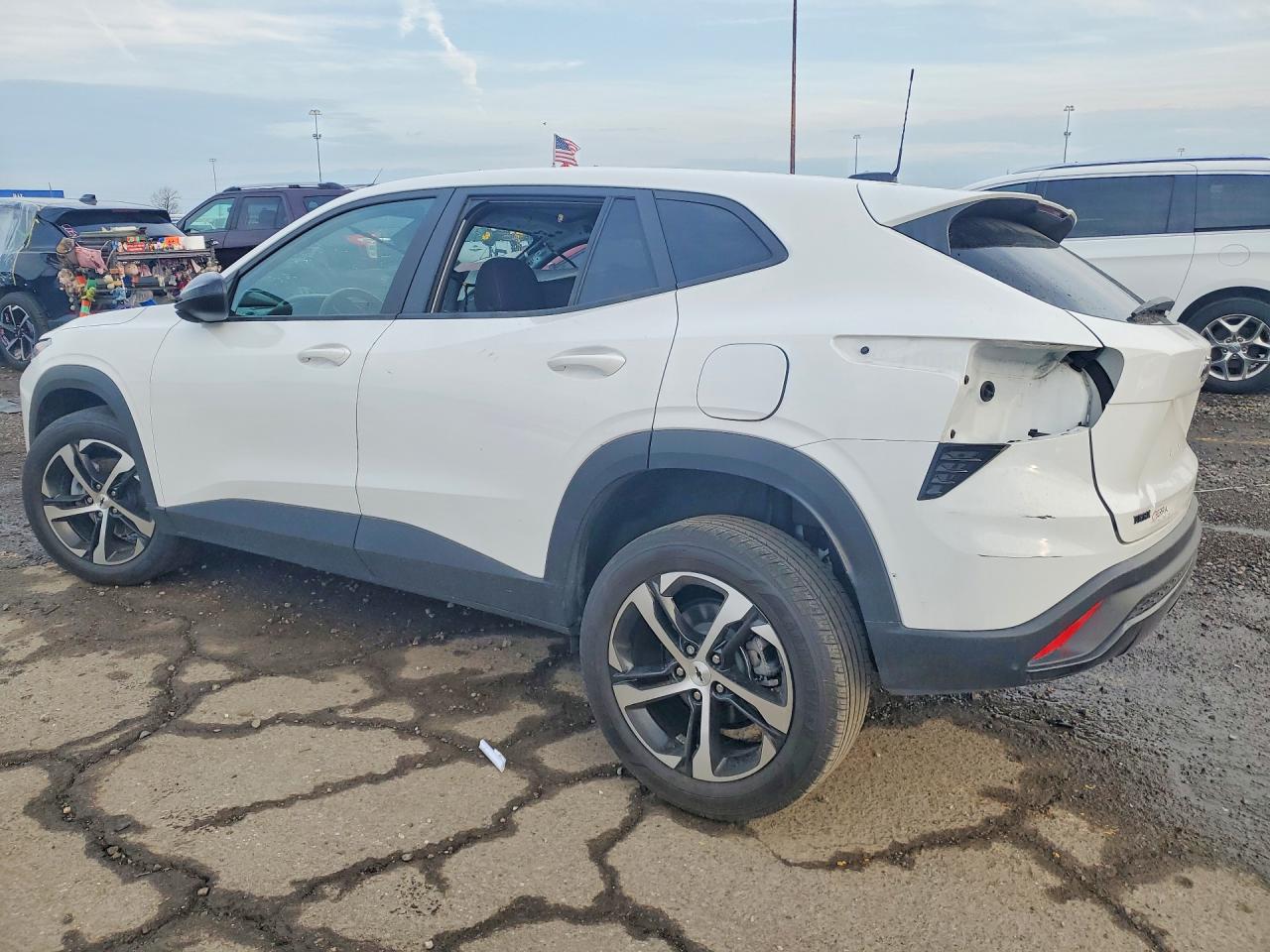 CHEVROLET TRAX 2024 — 3