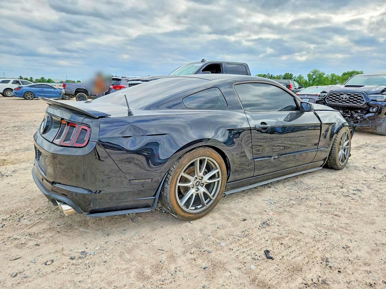 FORD MUSTANG 2014 — 4