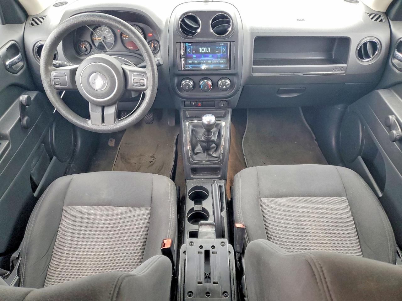 JEEP PATRIOT 2015 — 9