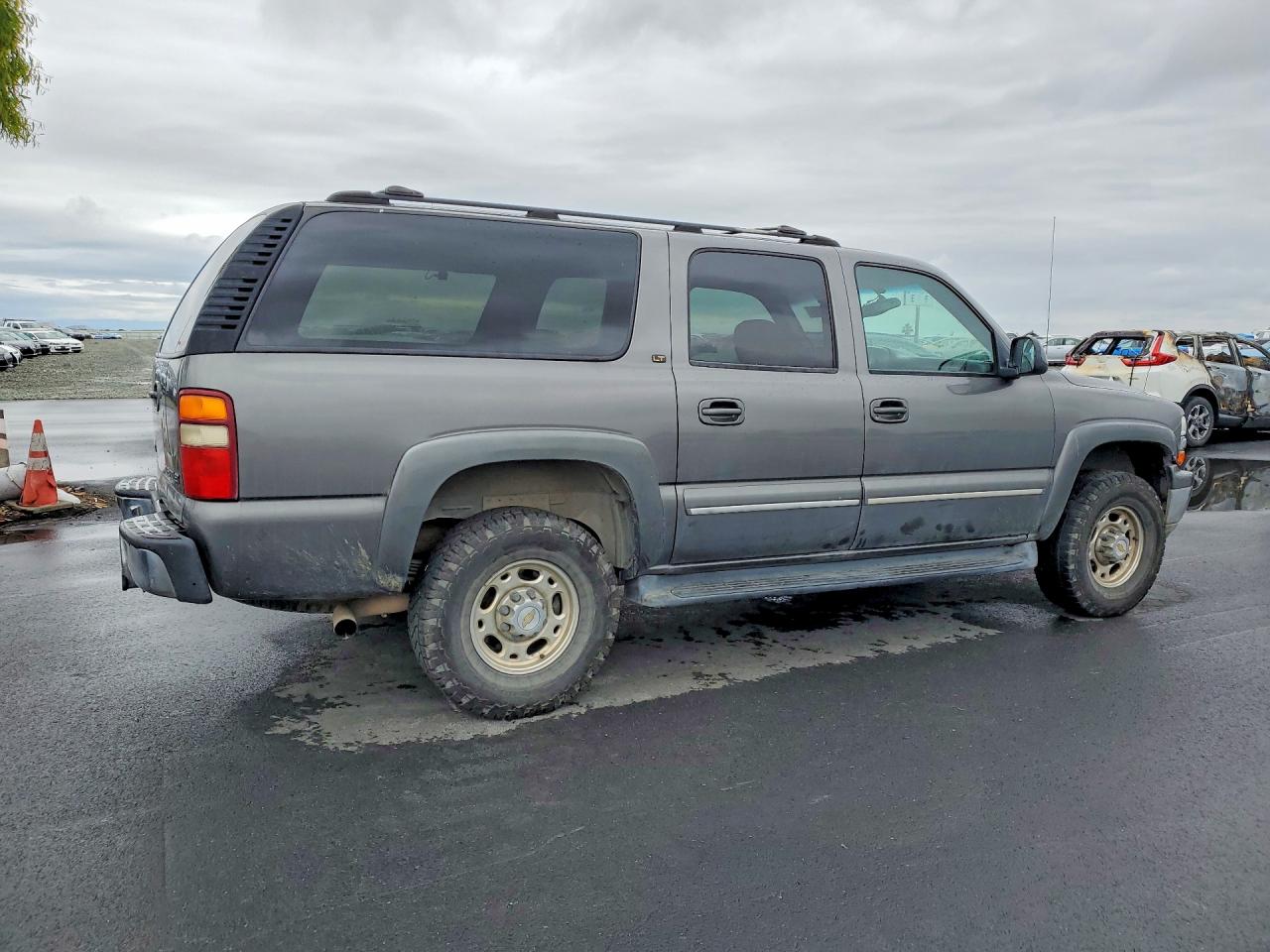 CHEVROLET SUBURBAN 2001 — 4