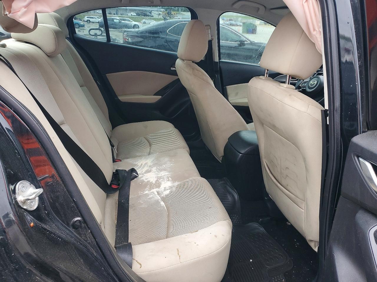 MAZDA 3 2018 — 11