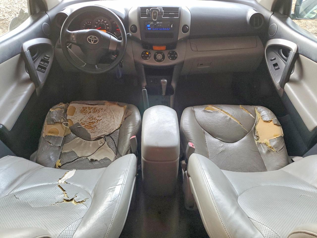 TOYOTA RAV4 2006 — 9