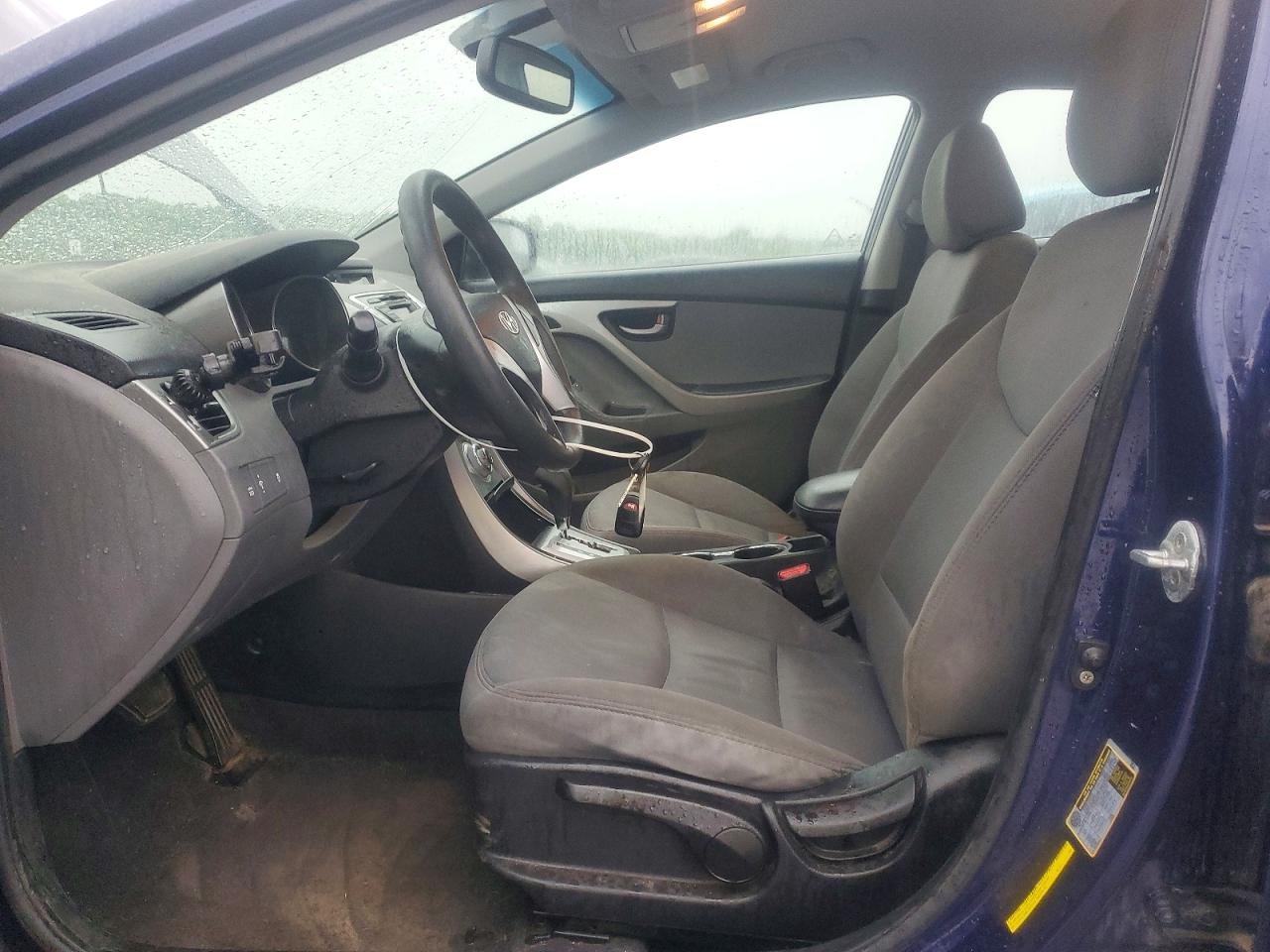 HYUNDAI ELANTRA 2012 — 7