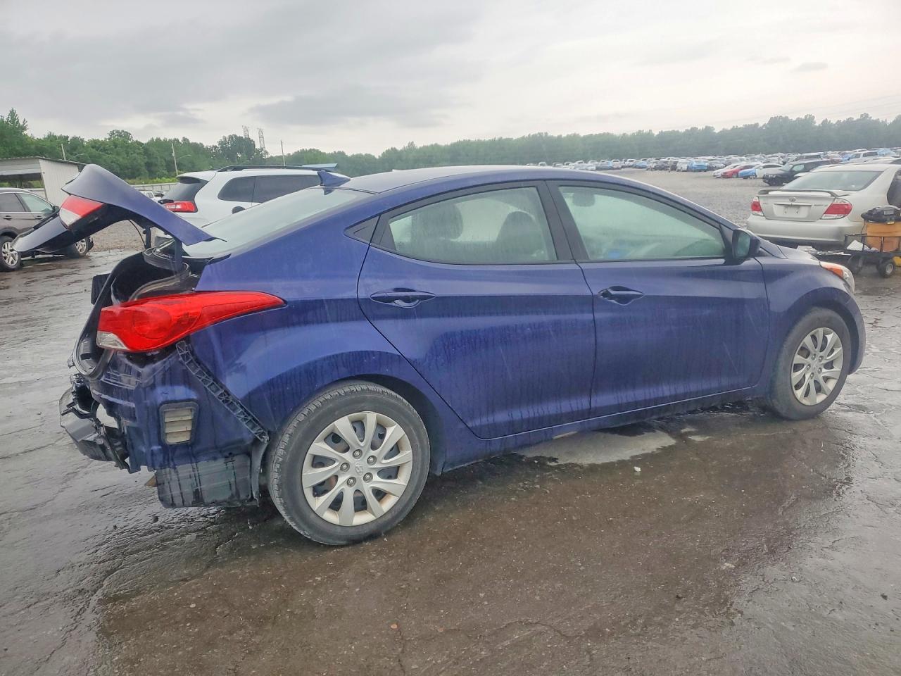 HYUNDAI ELANTRA 2012 — 3
