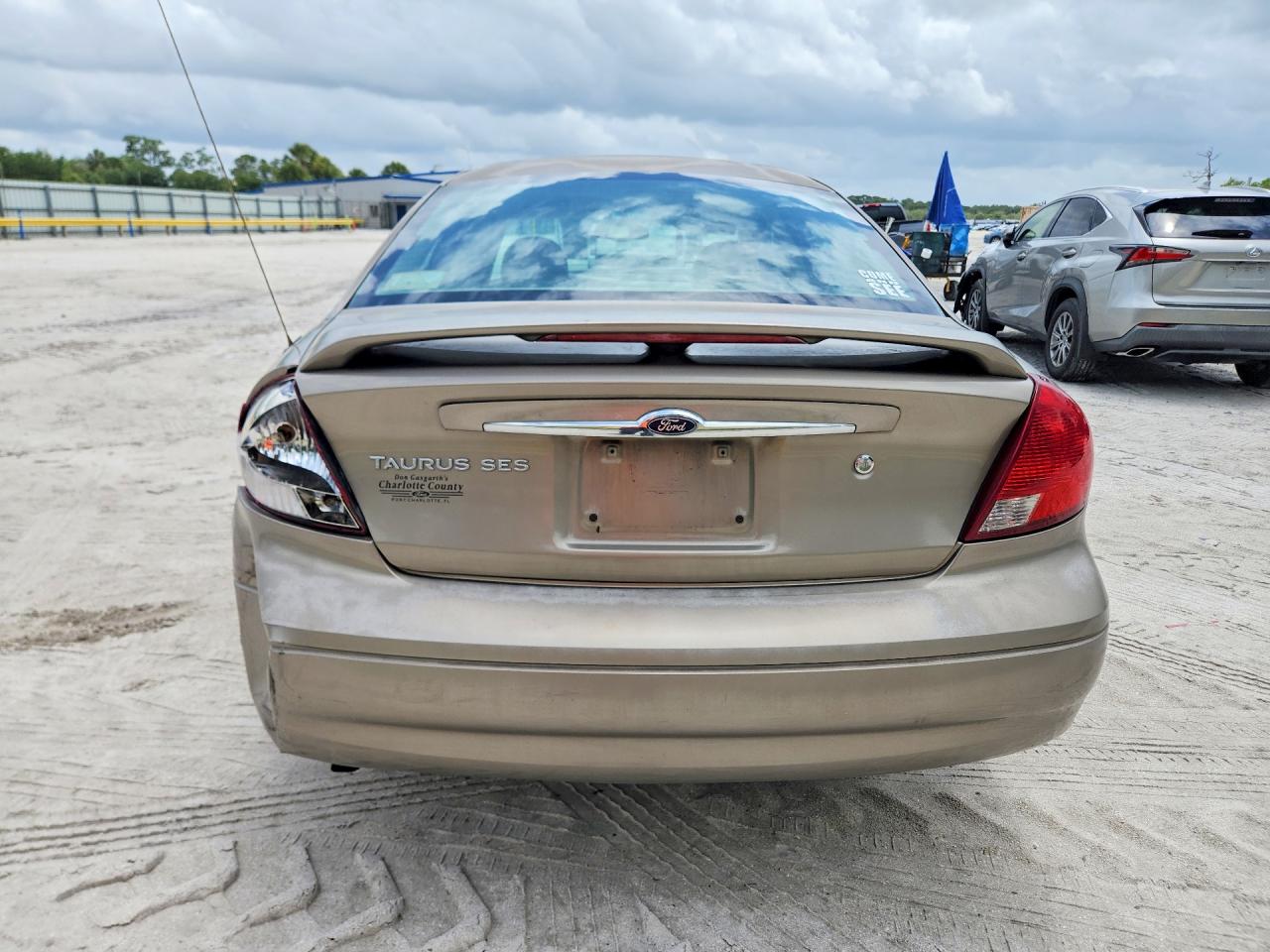 FORD TAURUS 2003 — 7