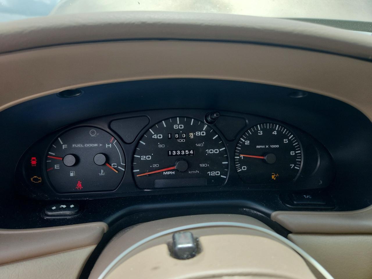 FORD TAURUS 2003 — 10