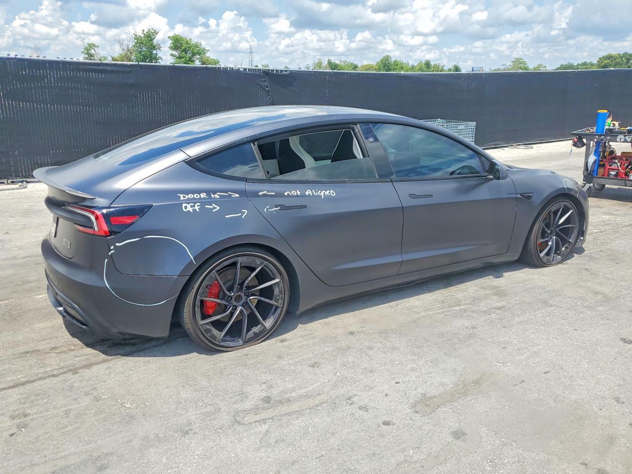 TESLA MODEL 3 2024 — 4
