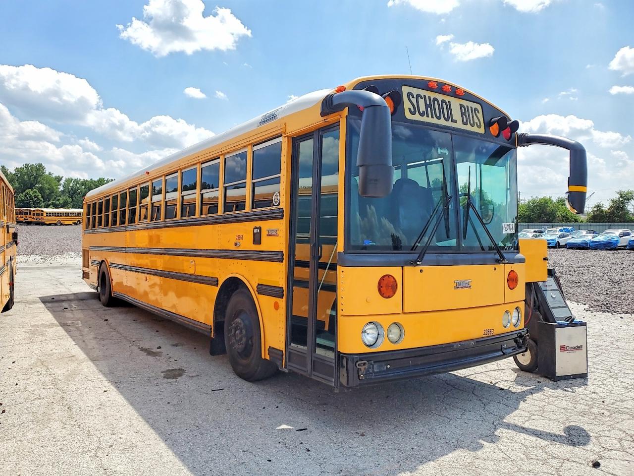 2013 THOMAS SAF-T-LINER HDX