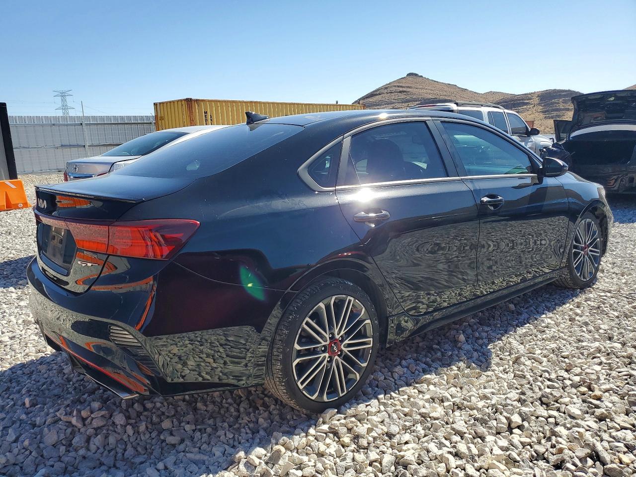 KIA FORTE 2023 — 4