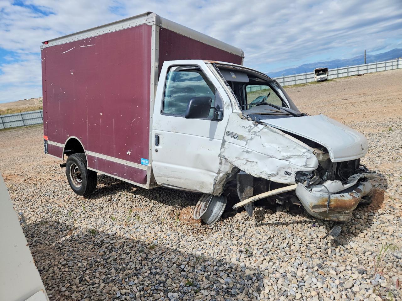 FORD ECONOLINE 2002 — 5