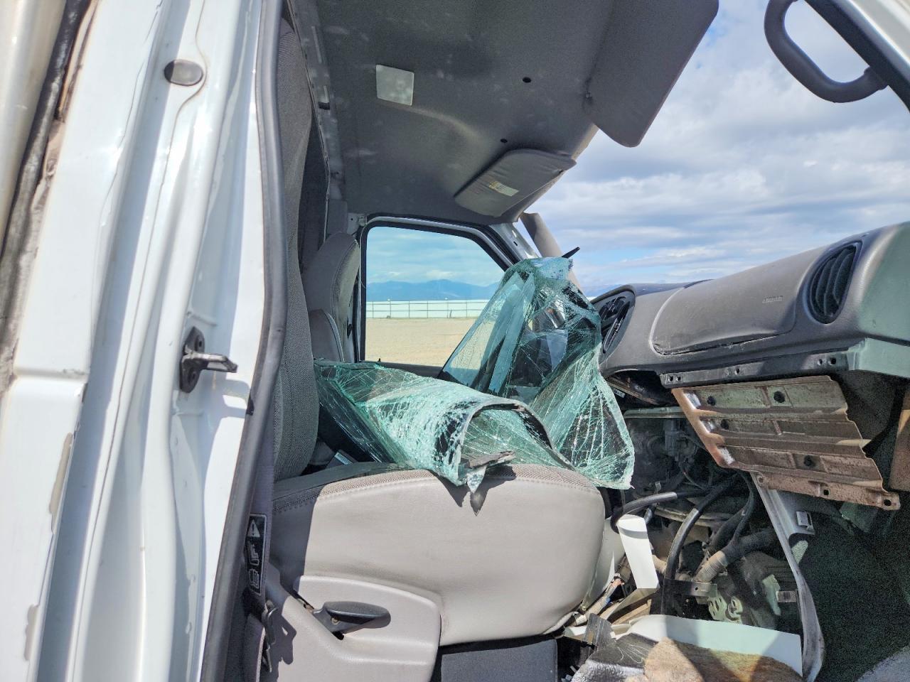 FORD ECONOLINE 2002 — 12