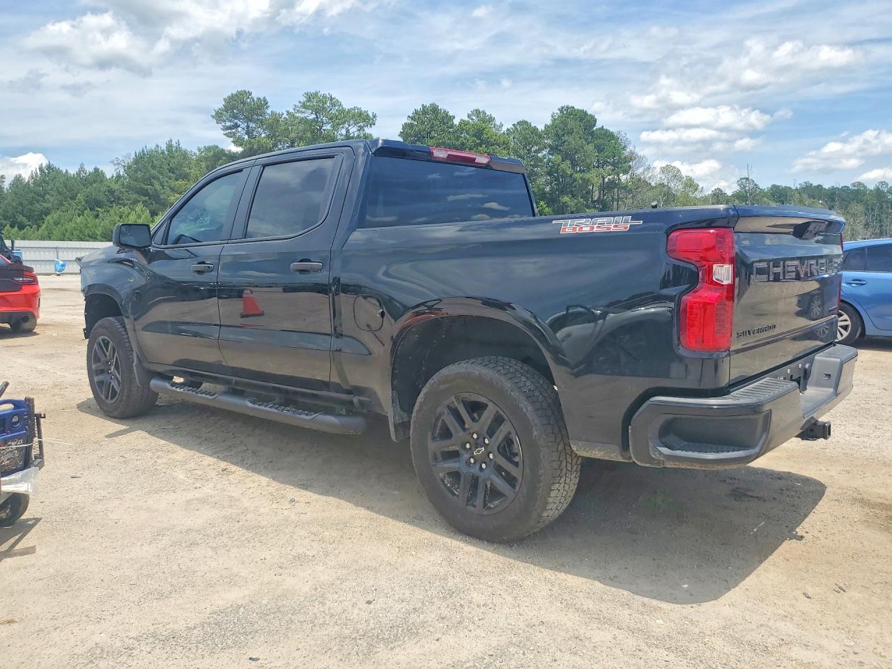CHEVROLET SILVERADO 2025 — 3
