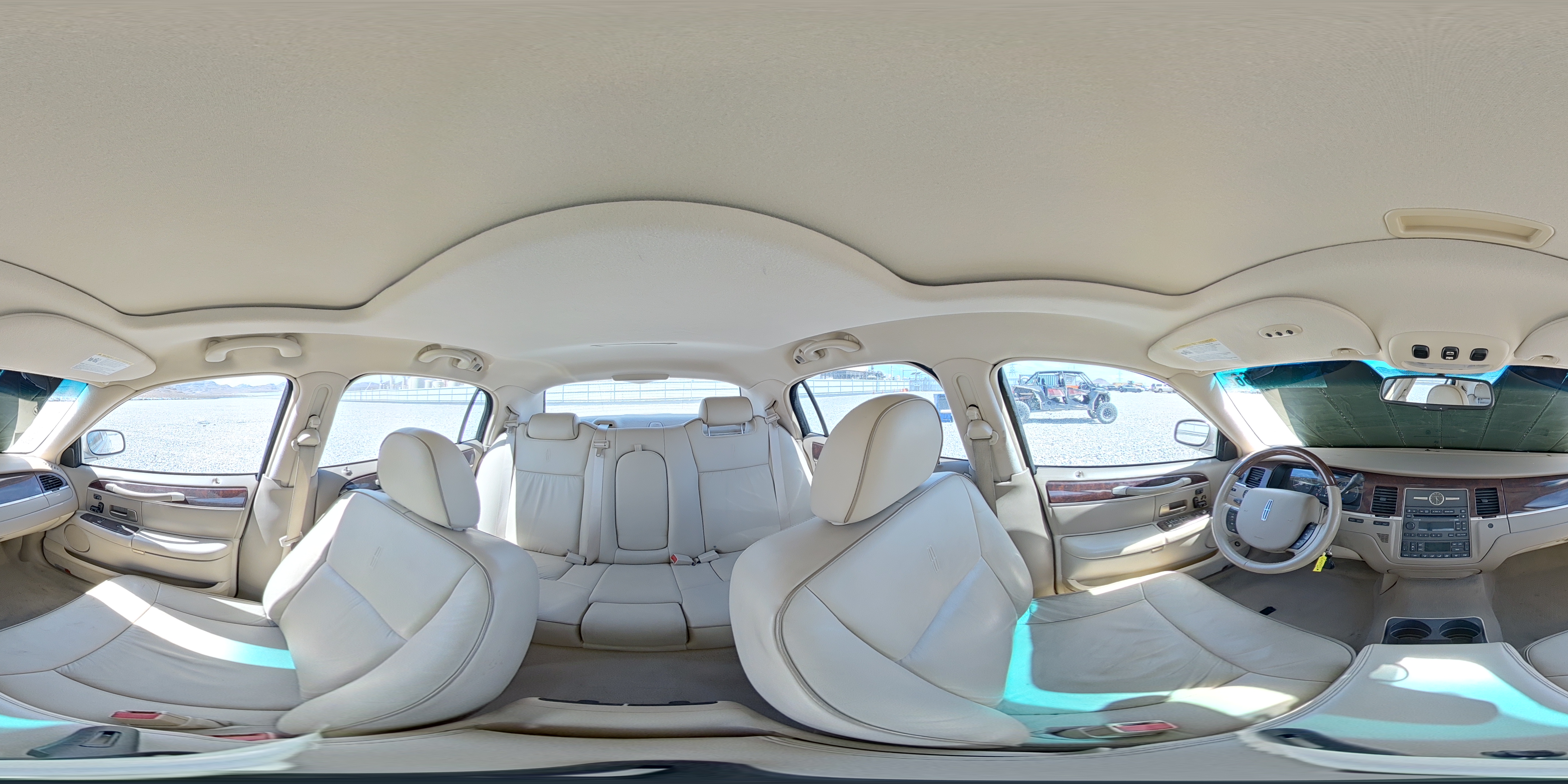 LINCOLN TOWN CAR 2006 — 14