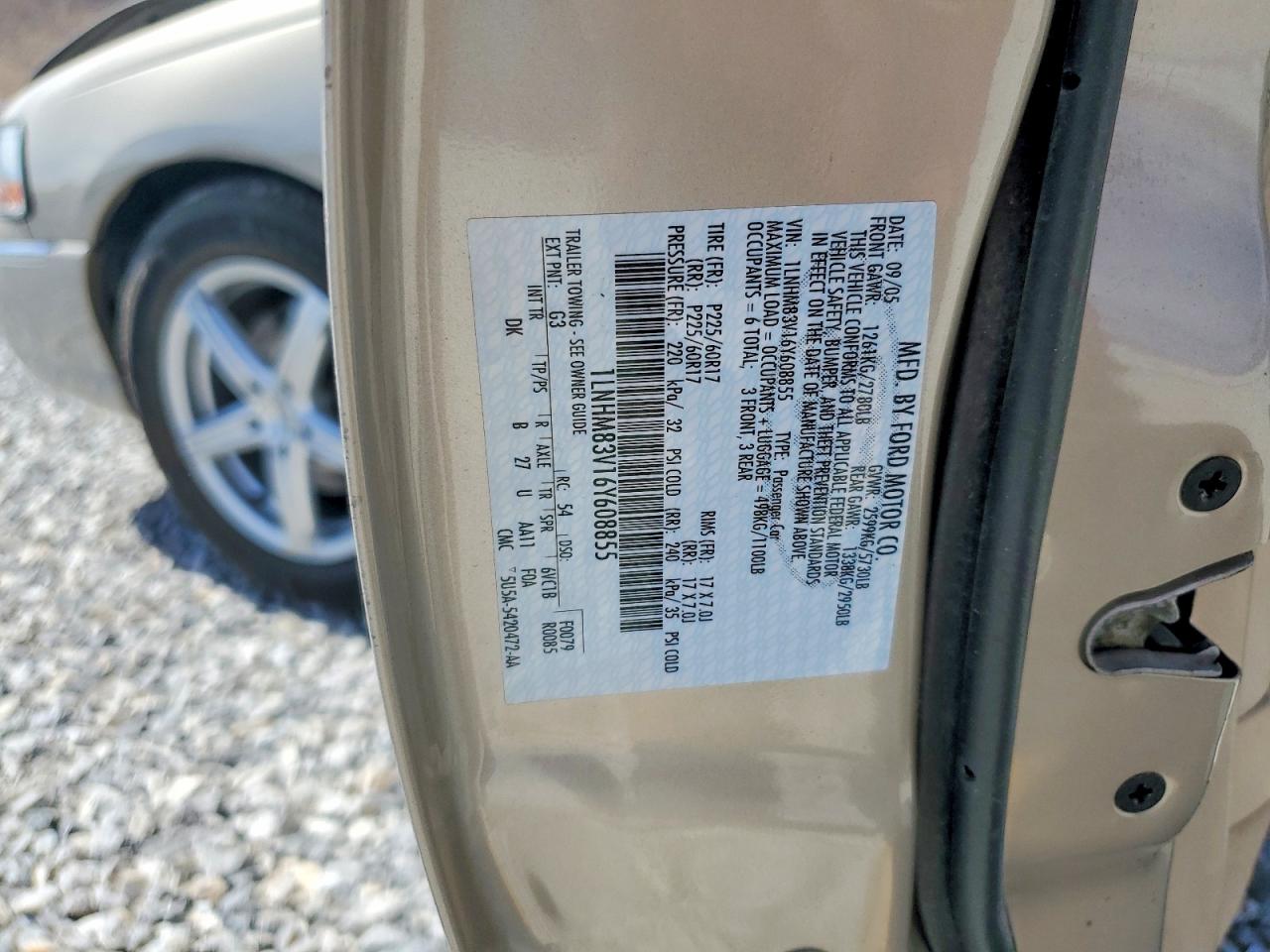 LINCOLN TOWN CAR 2006 — 13