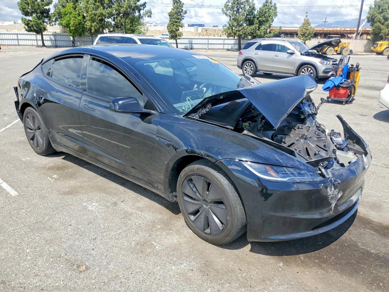 TESLA MODEL 3 2025 — 5
