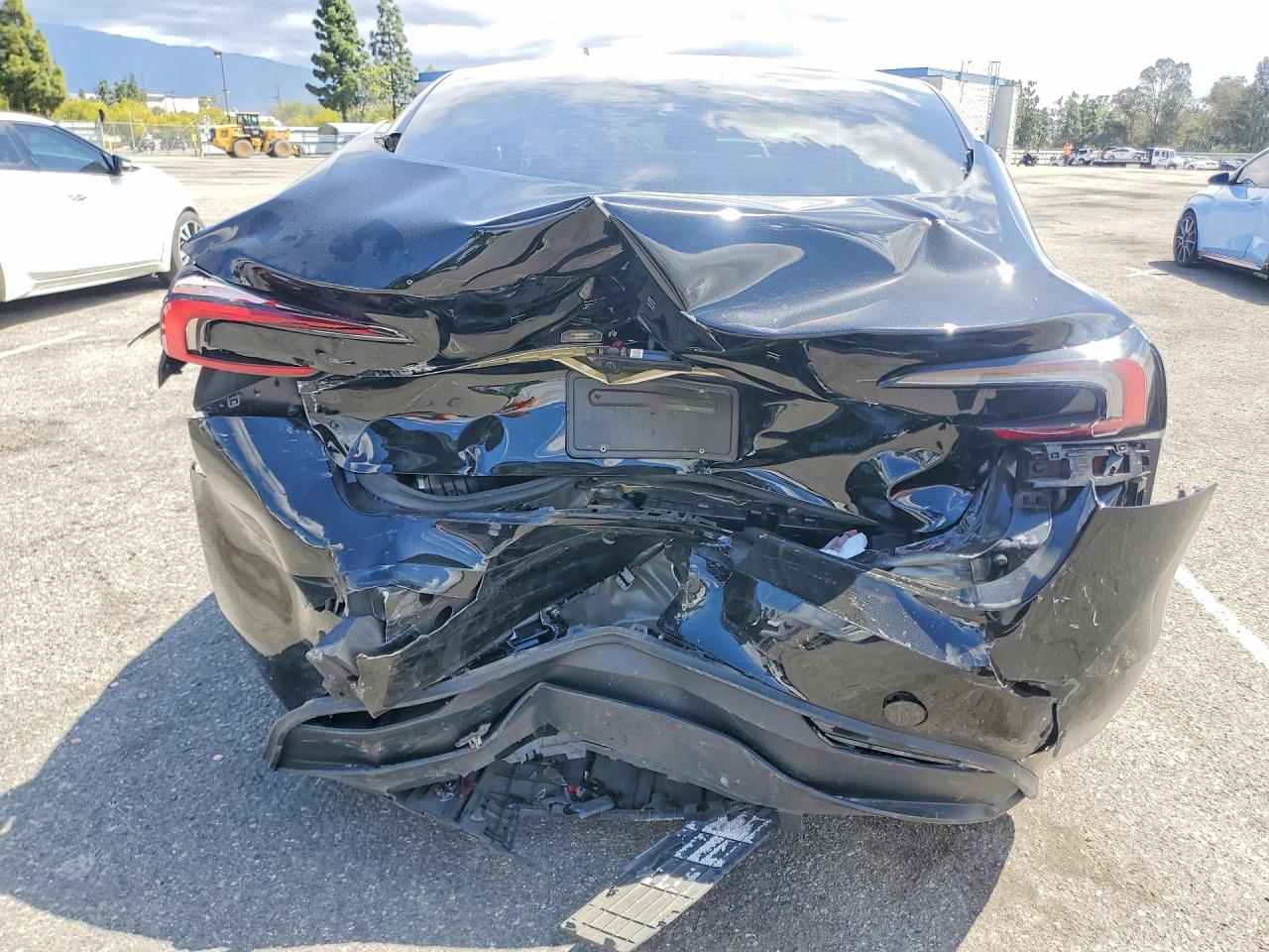 TESLA MODEL 3 2025 — 7