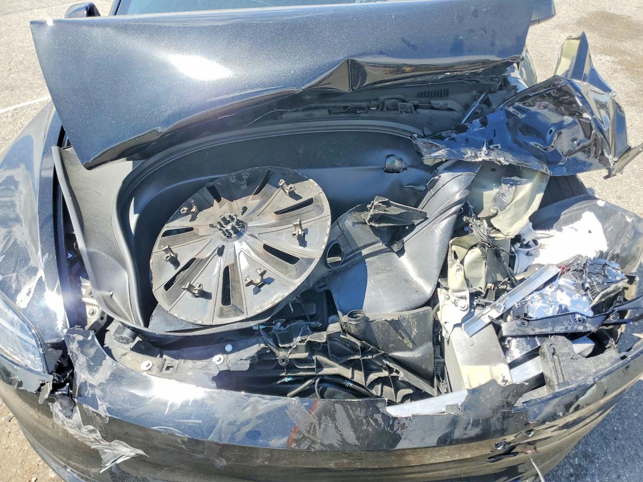 TESLA MODEL 3 2025 — 12